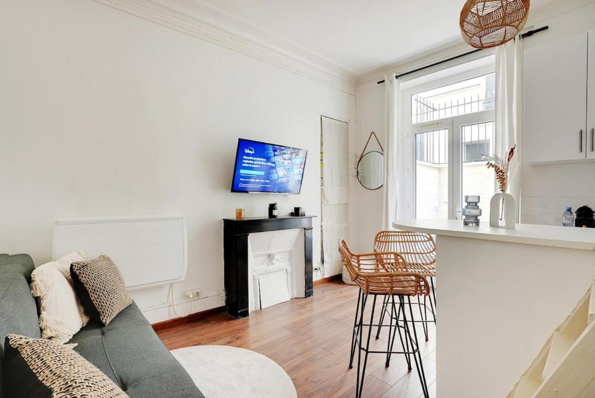 Charming Flat With Terrace In Batignolles - Apartment